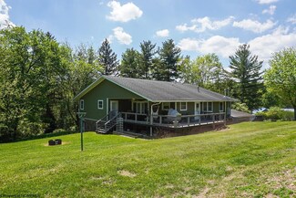 44 Stockett Rd, Morgantown, WV 26508