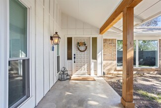 6904 Miramar Cir, Fort Worth, TX 76126