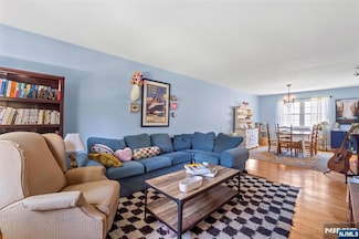 139 Fort Lee Rd Unit 139A, Teaneck, NJ 07666