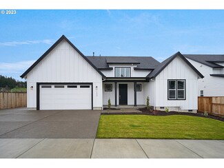1482 Meadow Ave, Silverton, OR 97381
