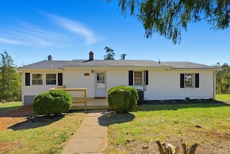 1071 Settlersway Ln, Goode, VA 24556