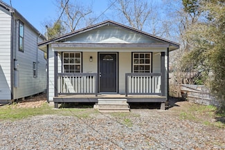 5247 33rd St, Groves, TX 77619
