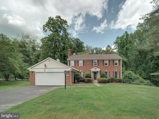 1203 Forestville Dr, Great Falls, VA 22066