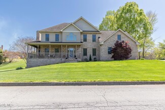 2617 Halifax Dr, Kingsport, TN 37660