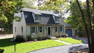 140 Thankful Ln, Cotuit, MA 02635