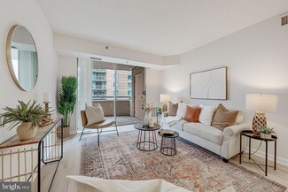 4808 Moorland Ln, Bethesda, MD 20814