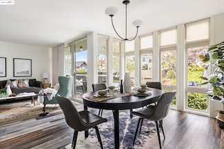398 Adams St Unit 202, Oakland, CA 94610