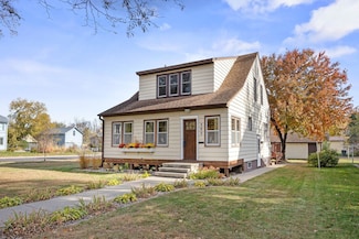 505 Hassan St SE, Hutchinson, MN 55350