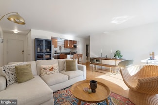 1325 18th St NW Unit 302, Washington, DC 20036
