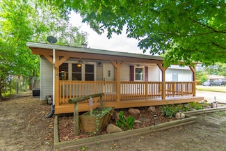 378 E Union St, Seneca, IL 61360