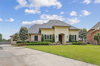 122 Lavender Ct, Belle Chasse, LA 70037