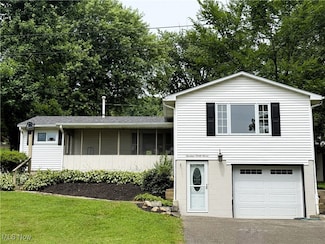 1497 Lake Front Dr, Salem, OH 44460