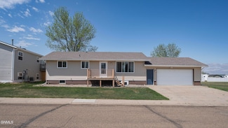 209 S 6th St, Glen Ullin, ND 58631
