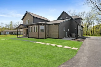 220 N Lake Park Ave, Hobart, IN 46342
