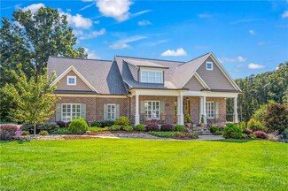 2440 Wellsburg Ct, Clemmons, NC 27012