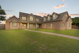 2008 Natchez Ct, Cleburne, TX 76033