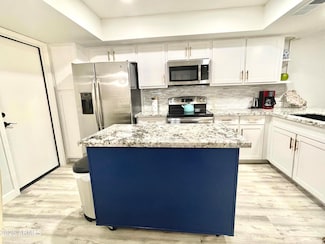 9040 E Winchcomb Dr, Scottsdale, AZ 85260