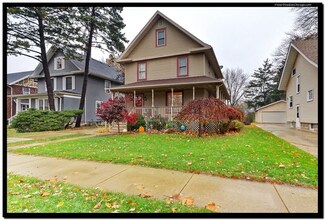 915 Garfield Ave, Aurora, IL 60506