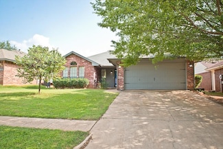 608 Coopers Hawk Dr, Norman, OK 73072