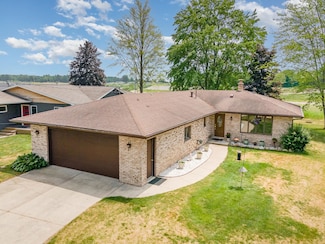 331 Island Dr, Beaverton, MI 48612