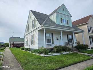 700 E 4th St, Bellwood, PA 16617