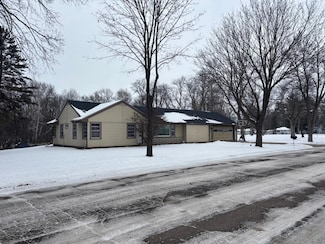 300 W 6th St, Litchfield, MN 55355