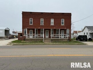 48 5th St, Canton, IL 61520