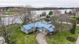 301 Riverview Dr, Marion, WI 54950