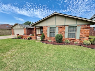931 SE Kings Dr, Bartlesville, OK 74006