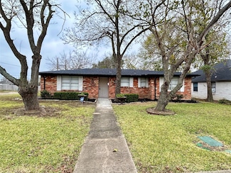 1300 Develon Dr, Mesquite, TX 75149