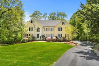 60 Colonel Daniels Dr, Bedford, NH 03110