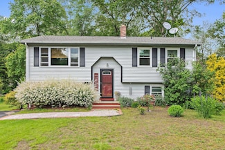 34 Ayers Dr, Canterbury, CT 06331