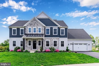 2058 N Autumn Chase Dr, Mechanicsburg, PA 17055