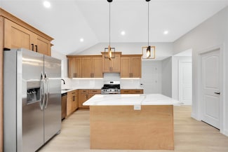 2761 Locust Ave, Ronkonkoma, NY 11779