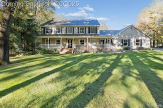 2490 Spring Grove Dr, Brighton, MI 48114