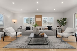 5518 Terrace Dr, La Crescenta, CA 91214