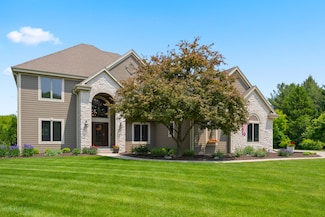 842 Ringtail Ct, Pewaukee, WI 53072