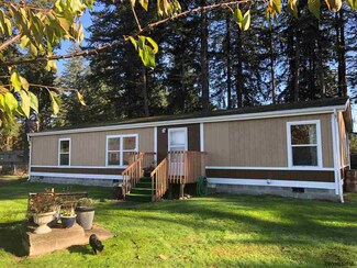 528 N 13th St, Lyons, OR 97358