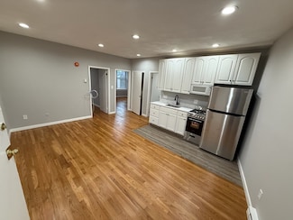 83 Haven St Unit 3C, Reading, MA 01867