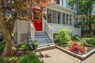 82 Dana St, Cambridge, MA 02138