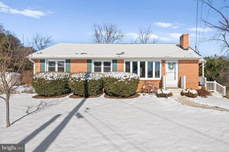 523 Applecroft Rd, Winchester, VA 22601