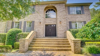 32 Goshawk Ct, Morganville, NJ 07751