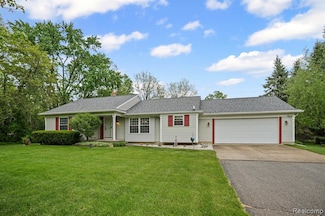 4243 Howe Rd, Grand Blanc, MI 48439