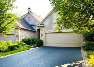 6274 Edgebrook Ln E, La Grange, IL 60525