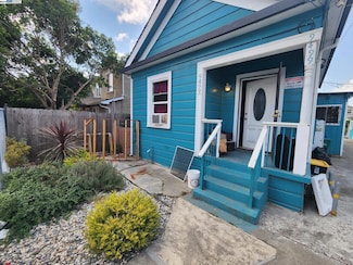 9499 E St, Oakland, CA 94603