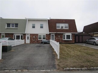 105 Sarah Ln, Middletown, NY 10941
