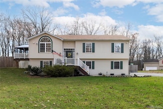 95 Osborne Hill Rd, Fishkill, NY 12524