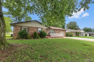1004 Willow Ln, Sikeston, MO 63801