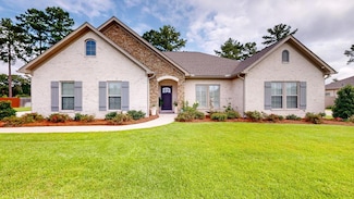 106 Allendale Ct, Dothan, AL 36305