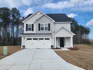 1008 Sailfish St, New Bern, NC 28562